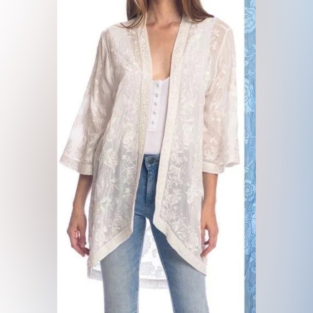 Beautiful Embroidered Kimono 🐦 💙